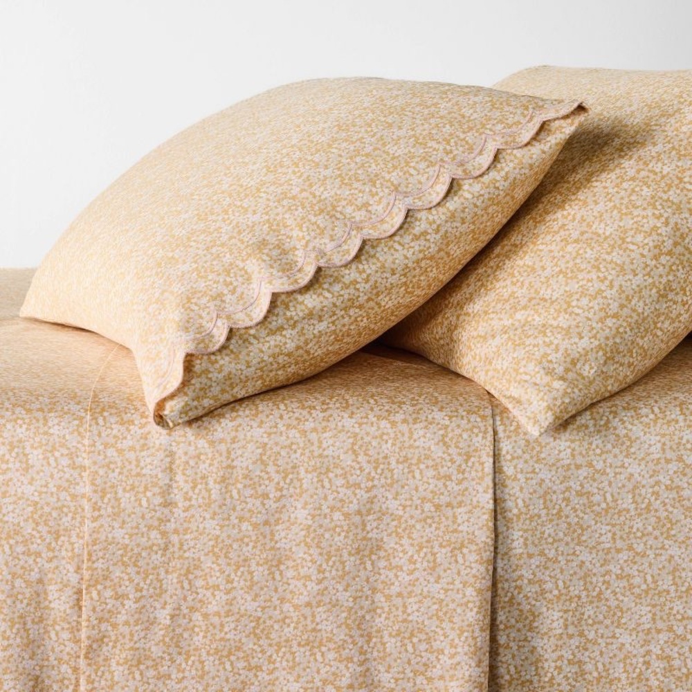 Full 300 Thread Count Scalloped Ditsy Floral Sheet Set Peach/Pink - Threshold